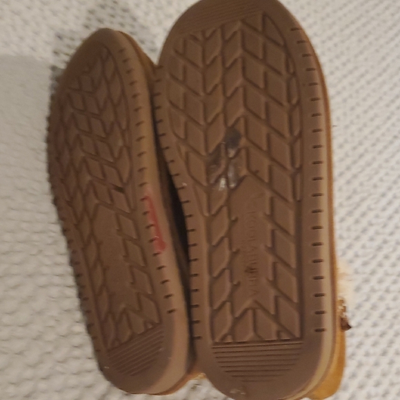 Koolaburra Kids Boots in Tan (29) - Picture 6 of 7